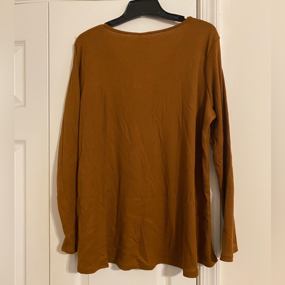 Rust Silver Sequin V-Neck Top - Picture 2 of 3